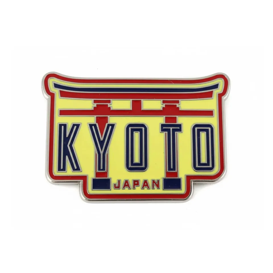 Vagabond Heart Kyoto Japan emaljepin torii