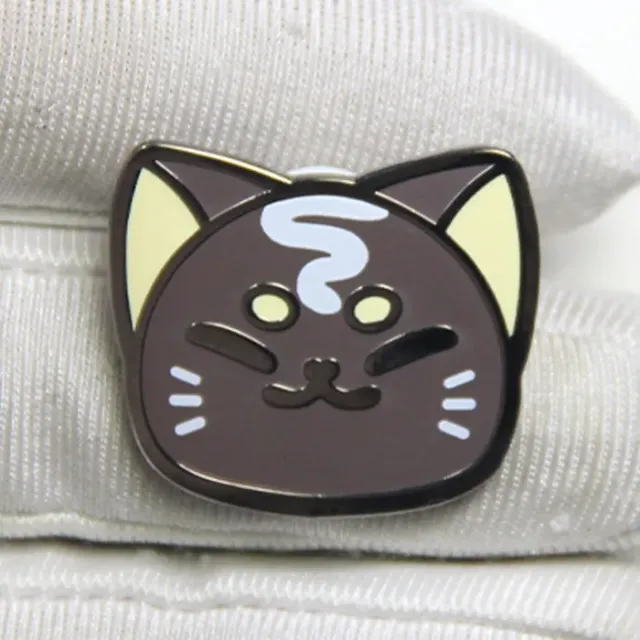 Appleminte Black Cat Bonbon emaljepin 25 mm sort