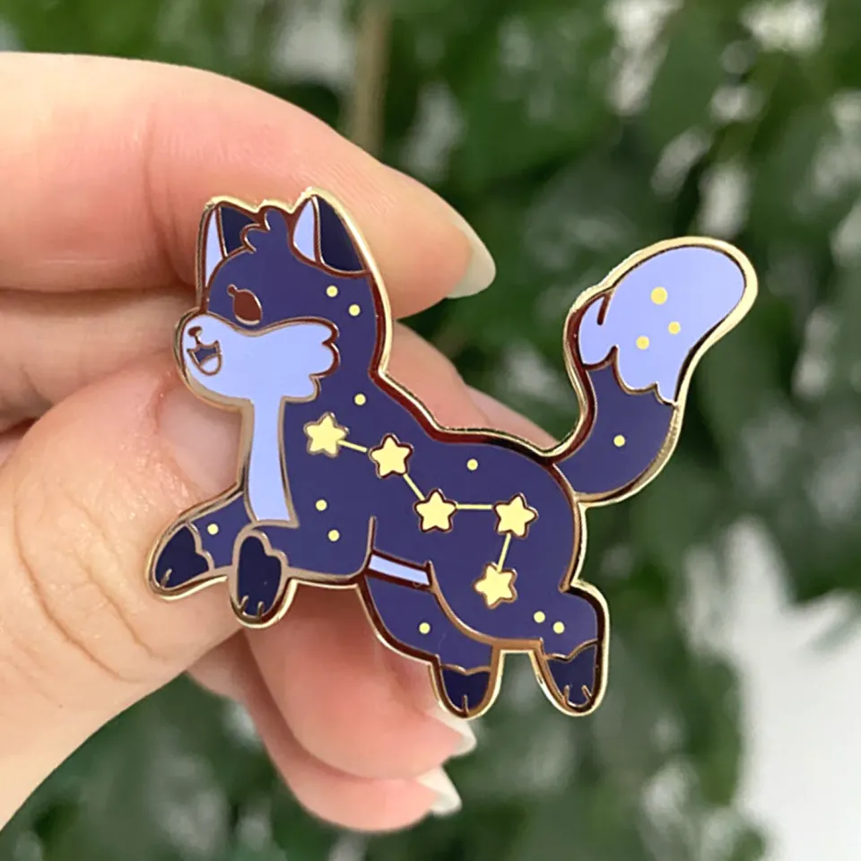 Appleminte Constellation Fox pin emaljepin guld 38 mm