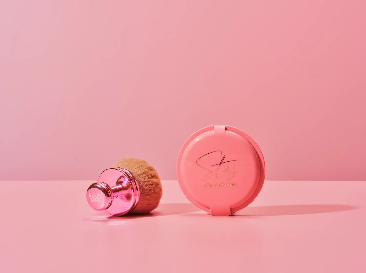 Booby Tape Bronzer Brush pudderbørste til bronzer