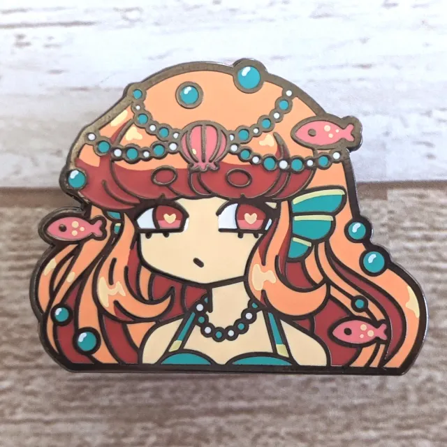 Appleminte Mermaid Girl emaljepin sort 3,8 cm