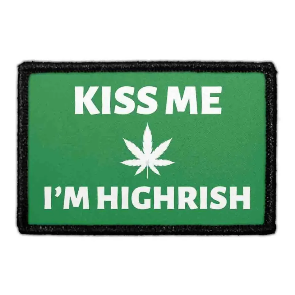 Pull Patch Kiss Me I'm Highrish patch 76x51 mm grøn